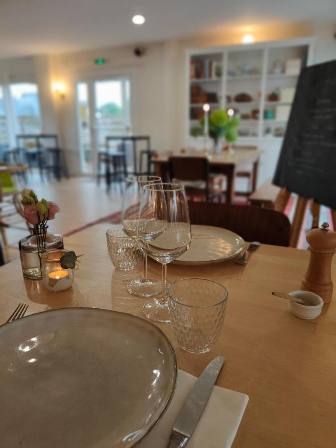 Hotel Restaurant La Voile Bleue エルドゥヴァン エクステリア 写真