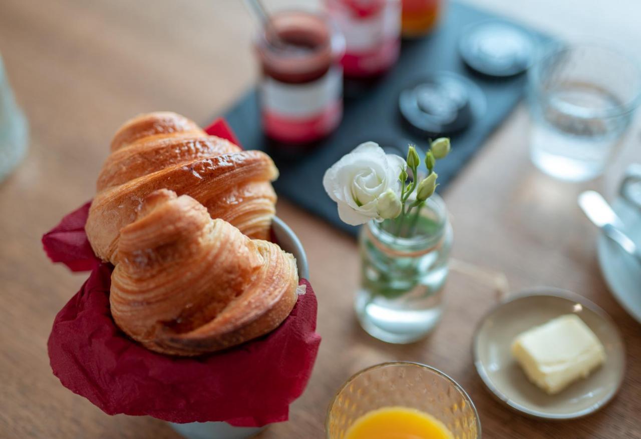 Hotel Restaurant La Voile Bleue エルドゥヴァン エクステリア 写真