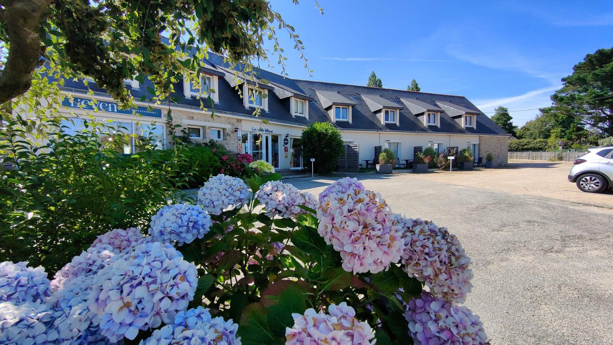Hotel Restaurant La Voile Bleue エルドゥヴァン エクステリア 写真