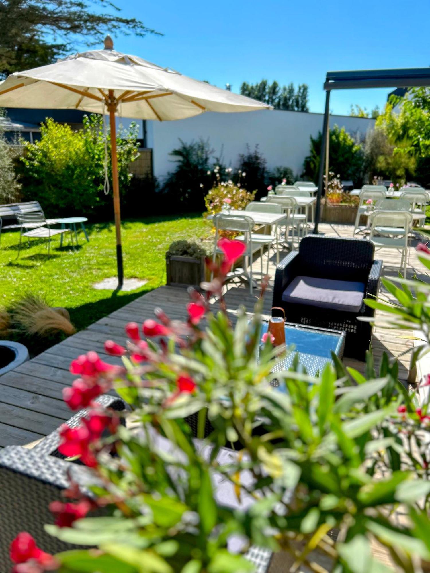 Hotel Restaurant La Voile Bleue エルドゥヴァン エクステリア 写真